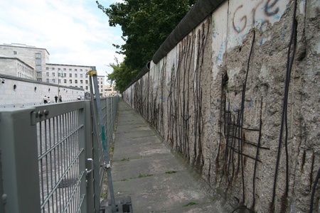 Part of the Berlin wall in east Berlin, Germany, Picture taken on August 19, 2007.のeditorial素材