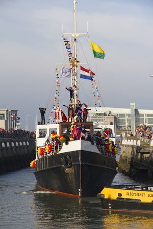 The boat with Sinterklaas arrives in  in Scheveningen, Holland on November 15, 2011のeditorial素材