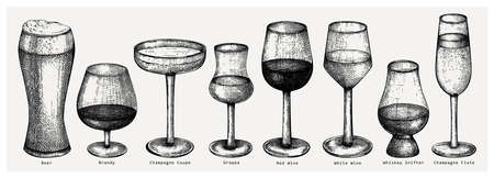 Hand sketched alcoholic drinks illustrations set. Vector sketch of bar beverages in elegant glasses. Vintage drawing of popular alcohol drinks for pub, bar or restaurant menu isolated on whiteのイラスト素材