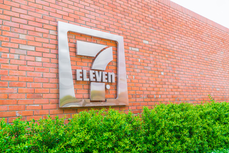 Bangkok Province, Thailand - May 09, 2016 : 7-Eleven logo - 7-Eleven is the world's largest operator, franchiser, and licensor of convenience stores with more than 50,000 outlets.のeditorial素材
