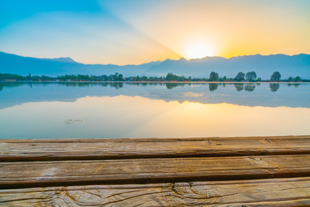 Sunrise on Dal lake, Kashmir Indiaの写真素材