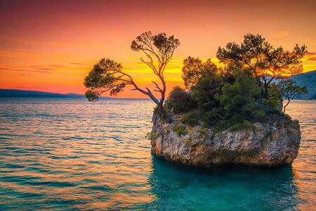 Well known wonderful nature place and touristic attraction with small rock island near Brela resort, Makarska riviera, Dalmatia, Croatia, Europeの写真素材