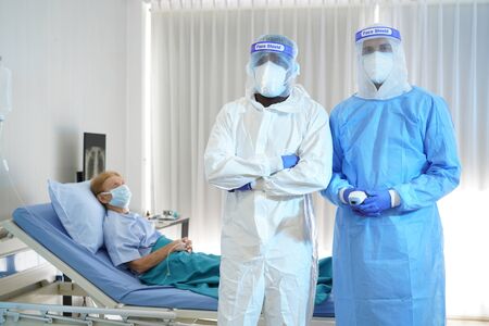 doctor and disease control experts team can handle patients COVID 19, coronavirus patient has recovered. prevention, immunization keep vital organ systems functioning and treatment from corona virus infection Medicine infectiousの写真素材
