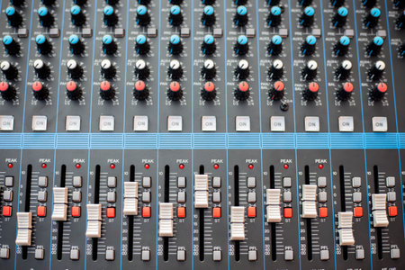 mixer controller for professional mixing of electronic music