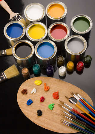 Paint brush and cansの写真素材