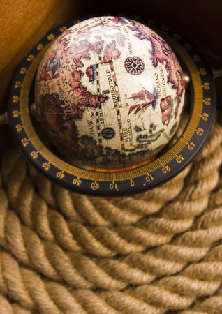 Old globe & Rope 