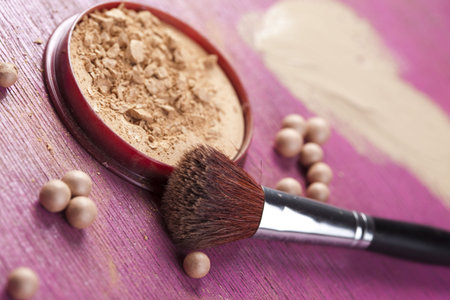 Face powder, make up and brush