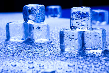 Blue and shiny ice cubes の写真素材
