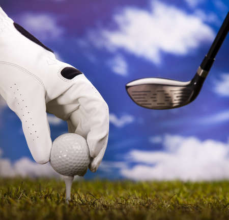  Golf ball on tee の写真素材