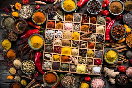 Close-up of different types of Assorted Spices in a wooden boxの写真素材