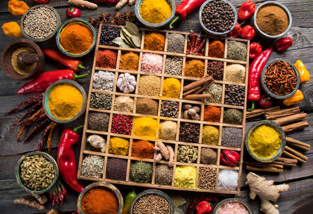 Close-up of different types of Assorted Spices in a wooden boxの写真素材
