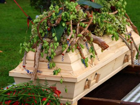 death, life and death, cemetery, grave, burial, coffin,の写真素材