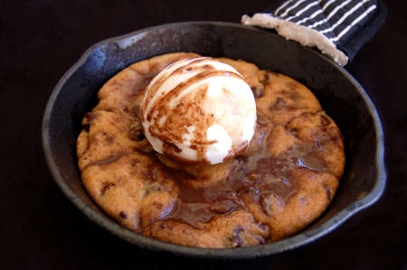 Ice Cream Chocolate Chip Skillet Cookie Dessertの写真素材