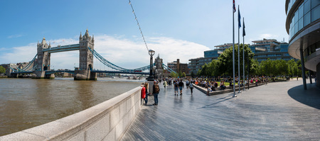 LONDON, UK - 06 June 2016:  Tower Bridge and touristsのeditorial素材