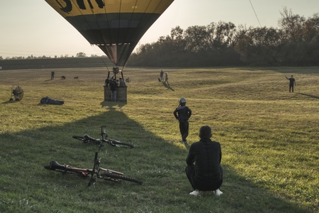 emotions before the balloon, father and sonのeditorial素材