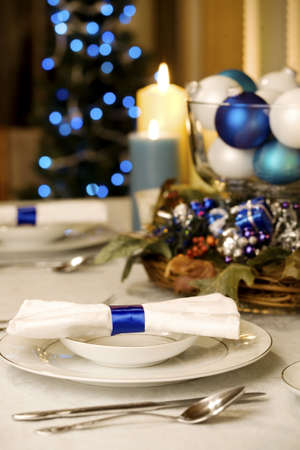 Elegant blue and white Christmas table settingの写真素材