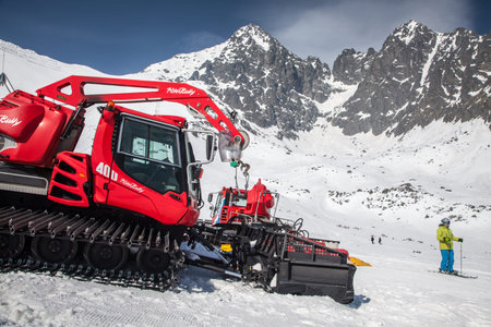 TATRANSKA LOMNICA, SLOVAKIA - JANUARY 31: Snow groomer at ski resort on March 21, 2015 in Tatranska Lomnicaのeditorial素材