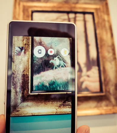 Display on mobile phoneのeditorial素材