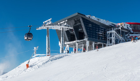 JASNA, SLOVAKIA - JANUARY 22: Modern cableway Funitel in ski resort Jasna - Low Tatras mountains on January 22, 2016 in Jasnaのeditorial素材