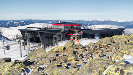 CHOPOK, SLOVAKIA - DECEMBER 20: Modern cablewy on hill Chopok, December 20, 2016 in Chopokの写真素材