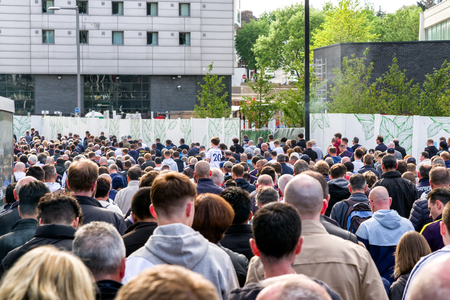 LONDON, UNITED KINGDOM - MAY 13: Crowd in front of football stadium Wembley on May 13, 2018 in Londonのeditorial素材