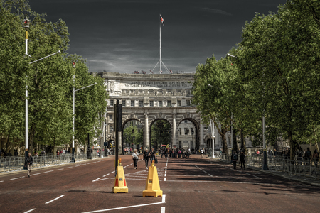 LONDON, UNITED KINGDOM - MAY 14: Admiralty arch on May 14, 2018 in Londonのeditorial素材