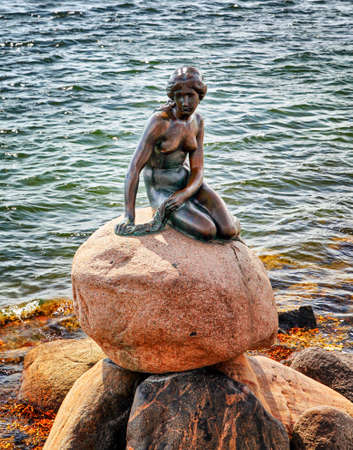 COPENHAGEN, DENMARK - AUGUST 2: Monument of the Little Mermaid in Copenhagen on August 2, 2012のeditorial素材