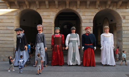ORDIZIA, SPAIN - SEPTEMBER 4: Giants and big heads (Gigantes y Cabezudos) in a festival on September 4th, 2010 in Oridizia, Guipuzcoa, Spain のeditorial素材