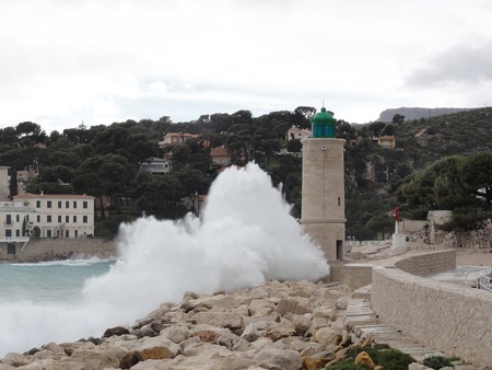 A wave on the lighthouse in Cassisの写真素材