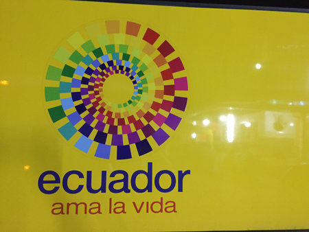 Montanita, Ecuador 5-7-2019: The national logo of ecuador with their slogan "ama la vida" found on a busのeditorial素材