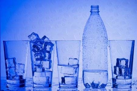 
Water  and glass with Blue ice
の写真素材