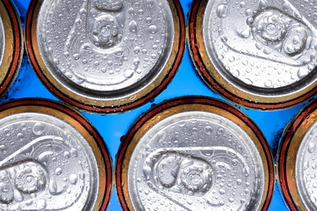 Shiny soda/beer cans viewed from above
の写真素材