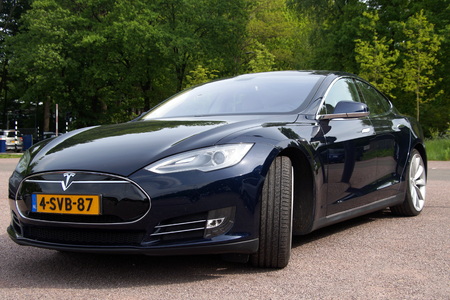 Black Tesla Motors Model S Front viewのeditorial素材