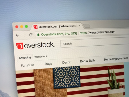 Amsterdam, the Netherlands - August 28, 2018: Website of Overstock.com. Overstock is an American internet retailer or home goods.のeditorial素材