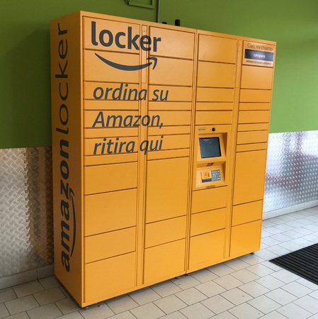 Verona, Italy - April 25, 2019: Yellow Amazon delivery locker.のeditorial素材