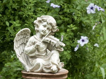 Figurine of an angel playing the violinの写真素材