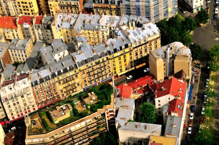 An ariel view of apartment building in Paris as seen from Montparnasse Tower.のeditorial素材