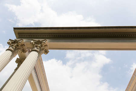 roman column head.