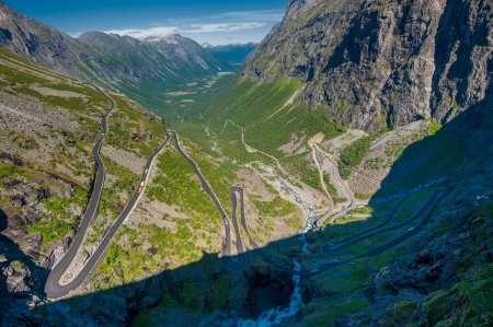 Trollstigen, Troll's Footpath, serpentine mountain road in Norwayの写真素材