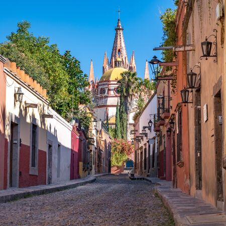 Colorful street of San Miguel de Allende, colonial town in Mexico.の写真素材