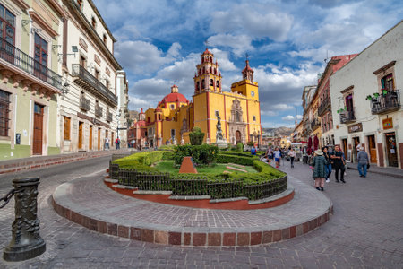 Guanajuato, Mexico - February 26, 2020: Plaza de la Paz and Basilica of Our Lady of Guanajuato cathedral.のeditorial素材