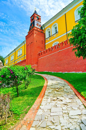 View of the Kremlin and Alexander Garden in Moscow in summer.のeditorial素材