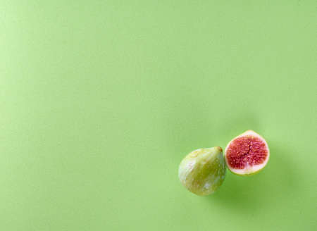 Green and red figの写真素材