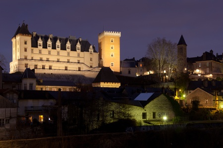 View of Pau, Pyrenees Atlantiques, Aquitaine, Franceのeditorial素材