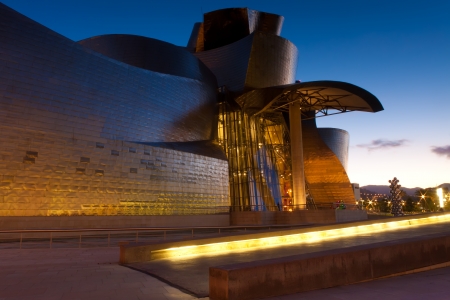 Guggenheim museum, Abandoibarra, Bilbao, Bizkaia, Basque Country, Spainのeditorial素材