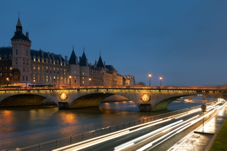 Pont au change, Paris, Franceのeditorial素材