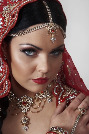 indian women dressed in red の写真素材