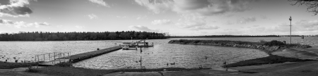 landscape image showing east hanningfield reservoir in essex englandの写真素材