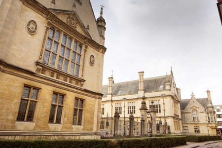 street detail of building and architecture around the city center of oxford in englandのeditorial素材