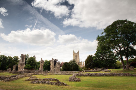 The Abbey Ruins in bury st edmunds park grounds was once one of the richest and most powerful Benedictine monasteries in Englandの写真素材
